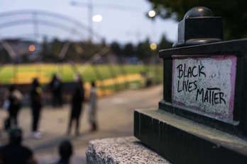 Pintada con el lema “las vidas de los negros importan» en Washington DC. (David RYDER/AFP)