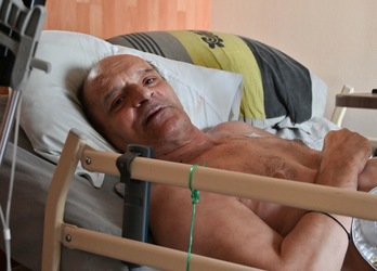 Alain Cocq padece desde hace 34 años una enfermedad degenerativa. (Philippe DESMAZES/AFP) 