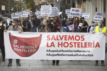 Los hosteleros de Nafarroa se han manifestado en Iruñea. (Jagoba MANTEROLA/FOKU)