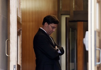 El destituido jefe del Pentágono, Mark Esper.(Olivier DOULIERY/AFP)