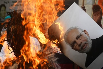  Modi Indiako lehen ministroaren aurkako protesta. (Dibyangshu SARKAR/AFP) 