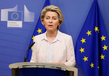 La presidenta de la Comisión Europea, Ursula Von der Leyen. (Julien WARNARD/AFP)