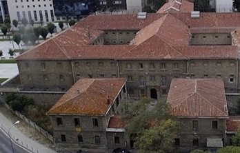 Imagen de la antigua cárcel de Iruñea, hoy derribada y convertida en solar.