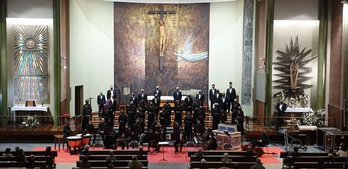 El concierto de la coral en la iglesia de Errenteria. (Andra Mari Abesbatza)