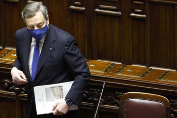 Draghi, en la Cámara de Diputados. (Guglielmo MANGIAPANE/AFP)