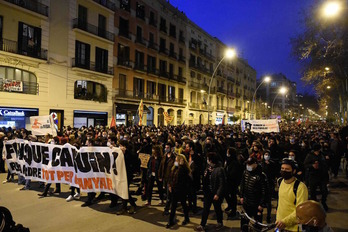 Cabeza de la manifestación en Barcelona. (Josep LAGO/AFP)