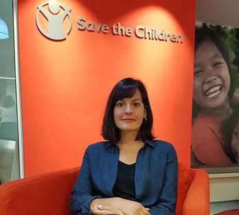 Jennifer Zuppiroli, experta en infancia en movimiento de Save the Children y coautora del informe «Crecer sin papeles». (SAVE THE CHILDREN)