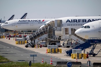 Aeronaves de Air France en el aeropuerto de Roissy-Charles de Gaulle. (Thomas SAMSON | FOKU)