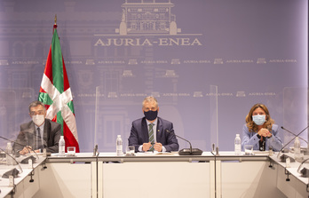 Jonan Fernández, Iñigo Urkullu y Gotzone Sagardui, en la reunión del LABI técnico del pasado martes.     (Irekia)