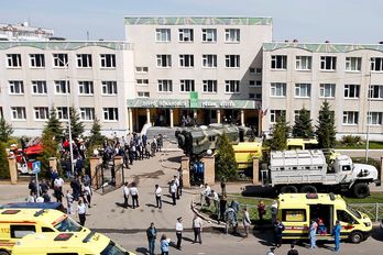 La escuela donde ha tenido lugar el ataque, en Kazán. (Roman KRUCHININ/AFP)