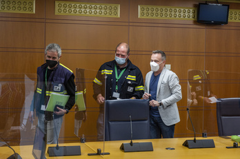 Comparecencia en el Parlamento de Gasteiz de miembros del Comité de empresa de Tubacex. (Jaizki FONTANEDA/FOKU)