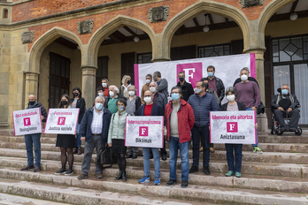 Participantes en el encuentro celebrado en el Palacio Miramar de Donostia. (Gorka RUBIO/FOKU)