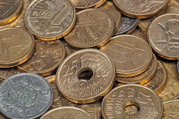 El 30 de junio acaba el plazo para canjear los 1.586 millones de euros que siguen en pesetas. (NAIZ)