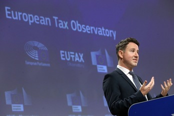 Gabriel Zucman ha presentado este martes el Observatorio de la Fiscalidad de la UE, que dirigirá este economista francés. (François WALSCHAERTS | AFP)