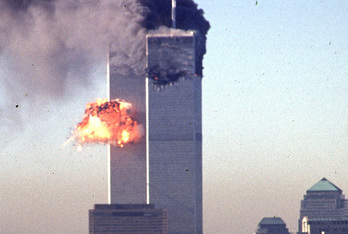 Explosión en una de las torres de Nueva York atacadas el 11 de setiembre de 2001. (Seth MCALLISTER / AFP)
