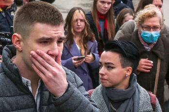 Estudiantes conmocionados por la matanza. (Stringer | AFP)