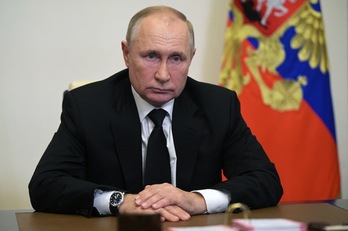 Putin, en un discurso televisado tras celebrarse las elecciones legislativas en Rusia, en las que planea las sospechas de fraude en el voto electrónico. (Alexey DRUZHININ/AFP)