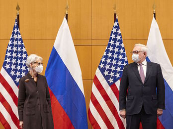 Los viceministros de Relaciones Exteriores de EEUU Y Rusia, Wendy Sherman y Sergei Riabkov.