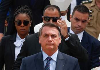 El presidente de Brasil, Jair Bolsonaro, en una misa hoy en honor de su madre. 