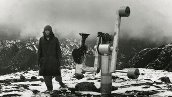 Michael Snow durante el rodaje de su icónica película 'La région centrale' (1971)
