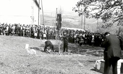Aberri Eguna a rassemblé la foule le 15 avril 1963 à Itxassou.