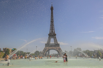 Imagen del centro de París durante la ola de calor de 2019.