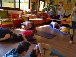 Le yoga est l’une des disciplines qui permet aux enfants de s’apaiser.