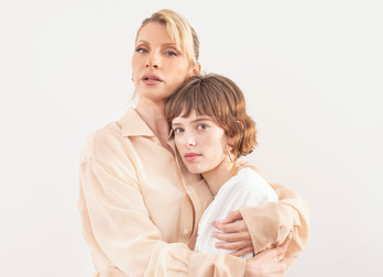 Najwa Nimri y Alba Planas interpretan los roles de madre e hija en 'Hildegart'.