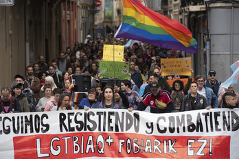 Iruñean E28 Koordinadorak deituta egin duten manifestazioa, LGTBIfobiaren aurkako egunean.