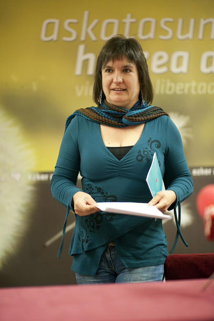 La portavoz de la izquierda abertzale Maribi Ugarteburu se refirió al comunicado de ETA tras la celebración de una rueda de prensa. (Juan Carlos RUIZ/ARGAZKI PRESS)