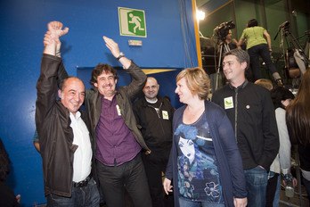 Garitano, Urzelai, Matute y Ubera celebran los resultados de Bildu. (Juan Carlos RUIZ/ARGAZKI PRESS)