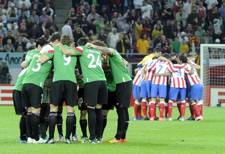 Los jugadores del Athletic antes de empezar la final. (Monika DEL VALLE / ARGAZKI PRESS)