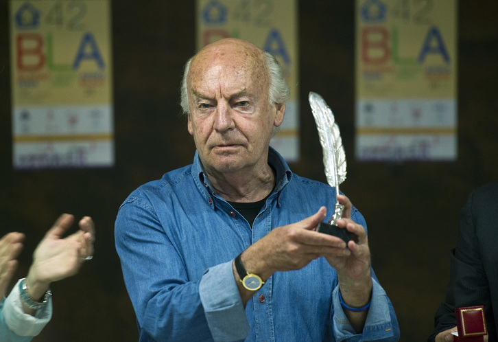 Eduardo Galeano en Bilbo. (Luis JAUREGIALTZO / ARGAZKI PRESS)