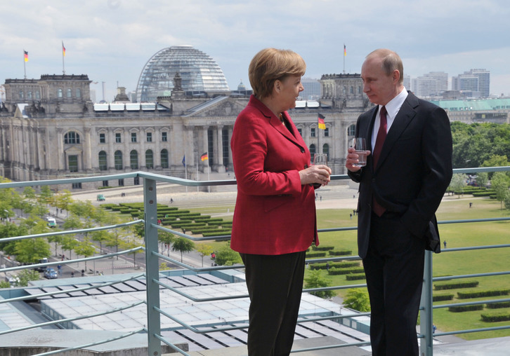 Merkel y Putin, durante el encuentro que ambos dirigentes han mantenido en la Cancillería alemana. (Alexei NIKOLSKY/AFP)
