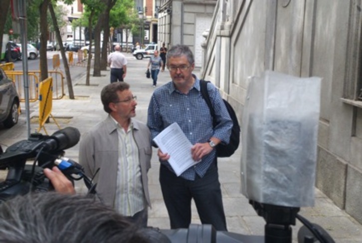 Adolfo Muñoz y Xesús Seixo, hoy en Madrid. (Alberto PRADILLA)