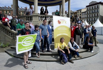 Eragile desberdin askotako kideek parte hartu dute prentsaurrekoan. (Iñigo URIZ/ARGAZKI PRESS)