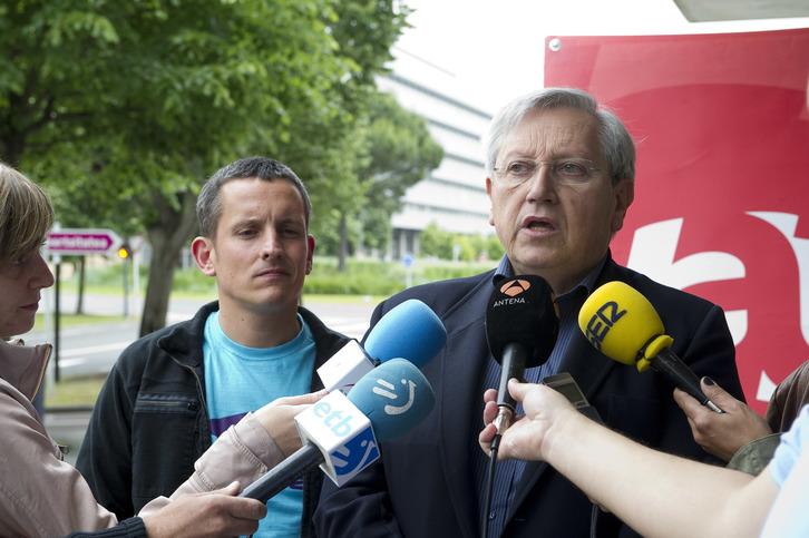 Dani Maeztu (izquierda) y Patxi Zabaleta han hablado ante los medios tras el encuentro. (Conny BEYREUTHER/ARGAZKI PRESS)