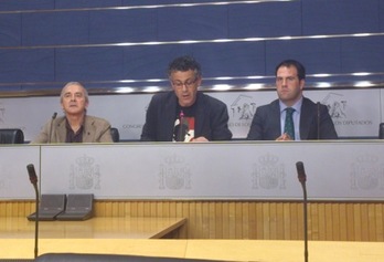 Sabino Cuadra, Xabier Mikel Errekondo y Jon Iñarritu, hoy en Madrid. (Alberto PRADILLA)