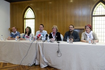 Ezker Abertzaleak, EA eta Aralarrek eman duten prentsaurrekoaren irudia. (Iñigo URIZ/ARGAZKI PRESS) 