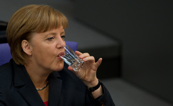 La canciller alemana, Angela Merkel, antes de su intervención en el Bundestag. (Johannes EISELE/AFP PHOTO)