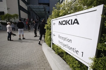 Nokia ha anunciado que despedirá hasta finales de 2013 a 10.000 empleados. (Markku RUOTTINEN/AFP)