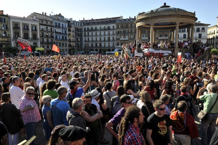 Milaka herritarrek bete dute erreinu zaharreko hiriburua. Idoia ZABALETA/ARGAZKI PRESS