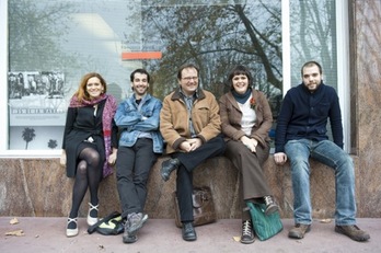 Los directores del documental: Mireia Gabilondo, Josu Martínez, Eneko Olasagasti, Enara Goikoetxea y Txaber Larreategi. (Jon URBE/ARGAZKI PRESS)