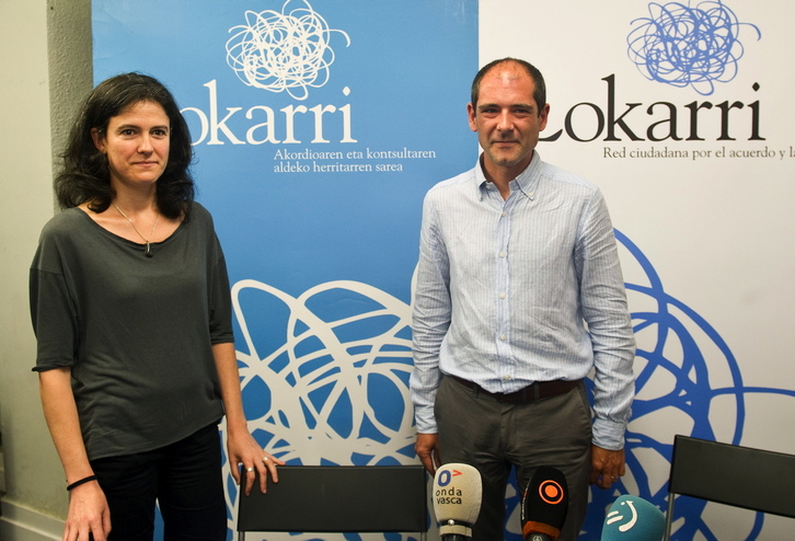 Aitziber Blanco y Paul Ríos, en la comparecencia de hoy. (Luis JAUREGIALTZO/ARGAZKI PRESS)