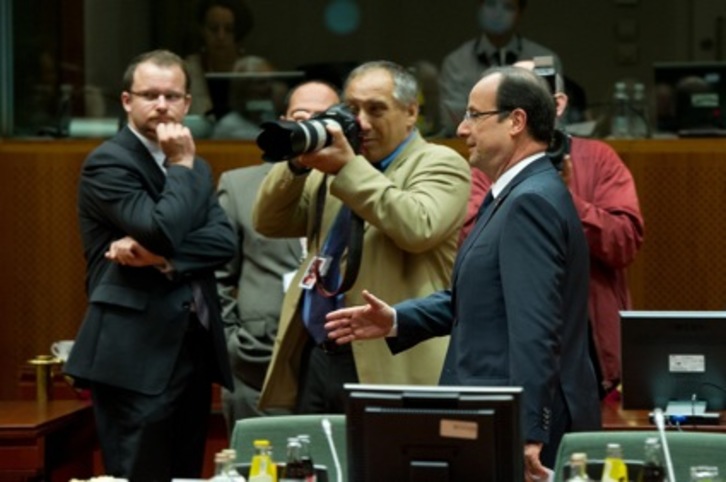 François Hollande, a su llegada a la segunda jornada de la cumbre. (Bertrand LANGLOIS/AFP)