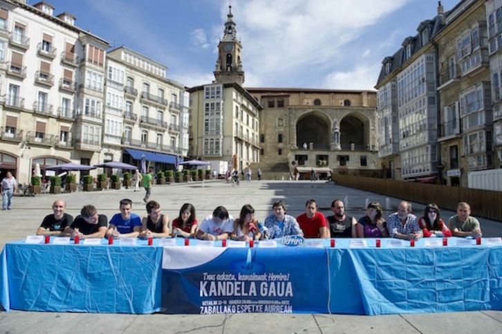 Rueda de prensa del movimiento Herrira en Gasteiz. (Raul BOGAJO/ARGAZKI PRESS)