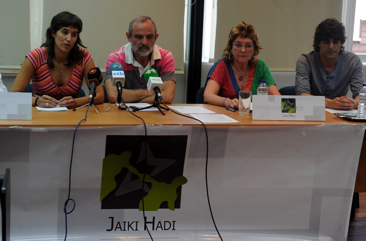 Comparecencia de representantes de Jaiki Hadi en Bilbo. (Monika DEL VALLE/ARGAZKI PRESS)