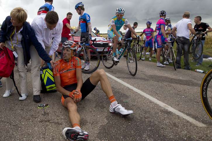 Astarloza tras sufrir una caída. (Joel SAGET / AFP)