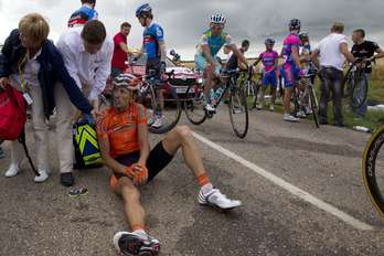 Astarloza tras sufrir una caída. (Joel SAGET / AFP)