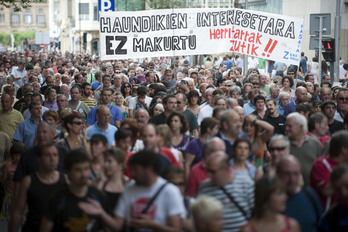 Miles de personas han secundado la marcha de Donostia. (Juan Carlos RUIZ/ARGAZKI PRESS)
